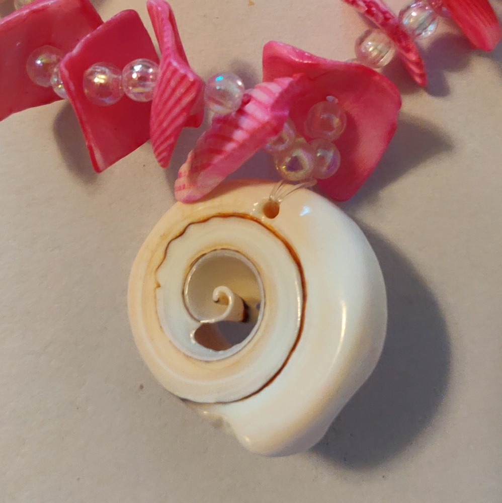 Sea Shell Necklace - Picture 2 of 4